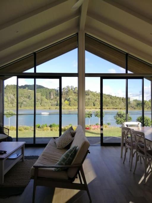 Purangi Waterfront Retreat Apartment Cooks Beach ภายนอก รูปภาพ