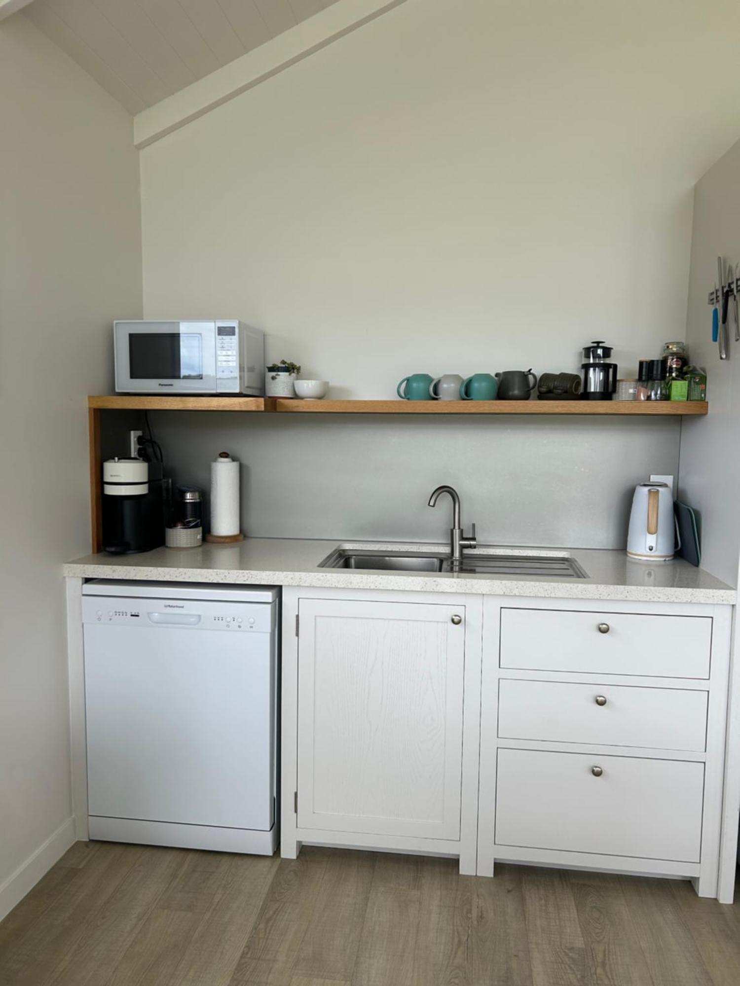 Purangi Waterfront Retreat Apartment Cooks Beach ภายนอก รูปภาพ
